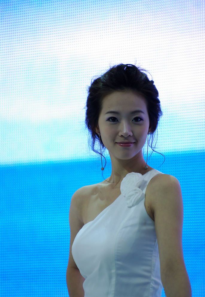 �����Ը���Ů��չģ����